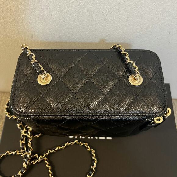 Chanel Clutch Color Black - Picture 5 of 7